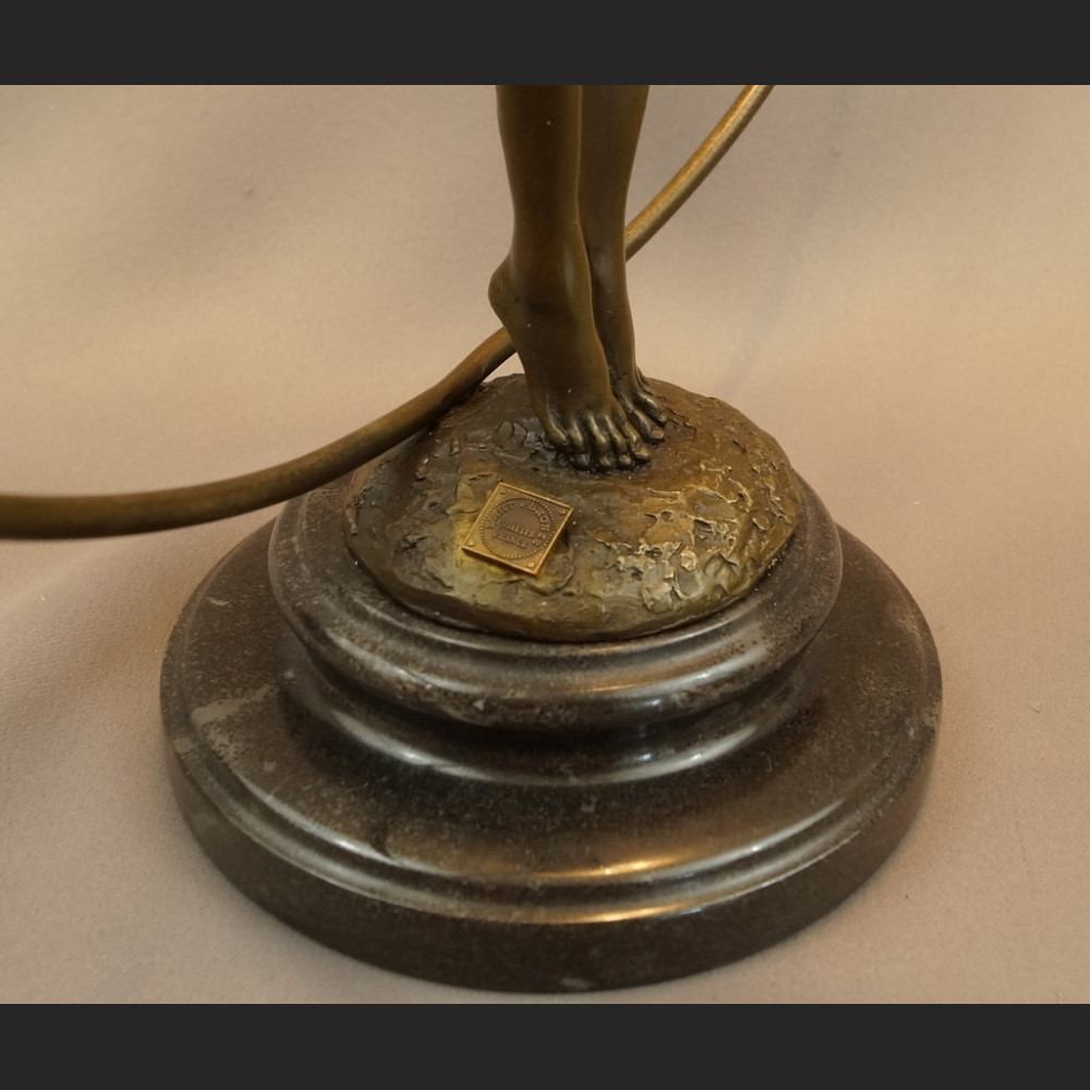 Rzeźba gimnastyczka z brązu art deco  Rzeźba gimnastyczka z brązu art deco