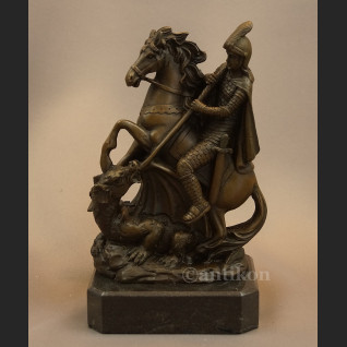 Święty Jerzy walczący ze smokiem figura z brązu 