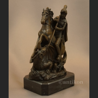 Święty Jerzy walczący ze smokiem figura z brązu  Święty Jerzy walczący ze smokiem figura z brązu