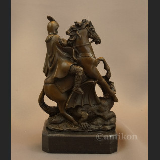 Święty Jerzy walczący ze smokiem figura z brązu  Święty Jerzy walczący ze smokiem figura z brązu