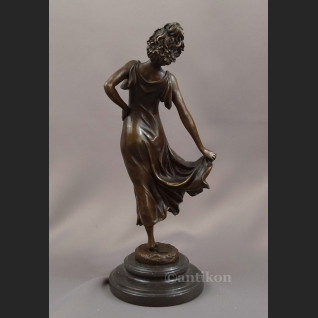 Figurka z brązu Primavera tańcząca dziewczyna Figurka z brązu Primavera tańcząca dziewczyna