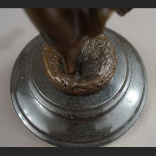 Figurka z brązu Primavera tańcząca dziewczyna Figurka z brązu Primavera tańcząca dziewczyna