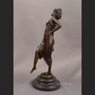 Figurka z brązu Primavera tańcząca dziewczyna Figurka z brązu Primavera tańcząca dziewczyna