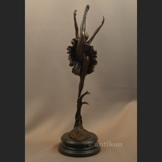 Duża rzeźba z brązu  baletnica Art Deco tancerka 
