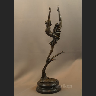 Duża rzeźba z brązu  baletnica Art Deco tancerka 