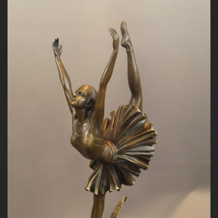 Duża rzeźba z brązu  baletnica Art Deco tancerka 