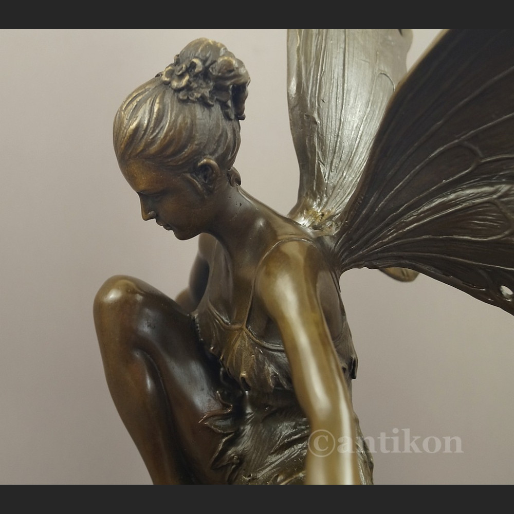 Rzeźba z brązu duża kobieta Motyl Dojrzewanie 