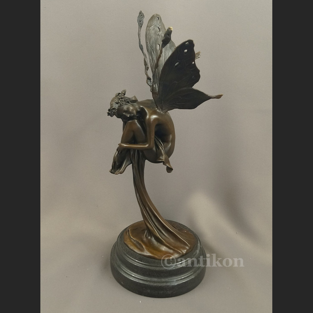 Figurka z brązu kobieta jak Motyl Dojrzewanie Figurka z brązu kobieta jak Motyl Dojrzewanie