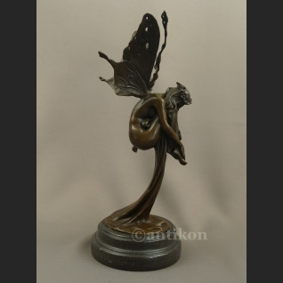 Figurka z brązu kobieta jak Motyl Dojrzewanie Figurka z brązu kobieta jak Motyl Dojrzewanie