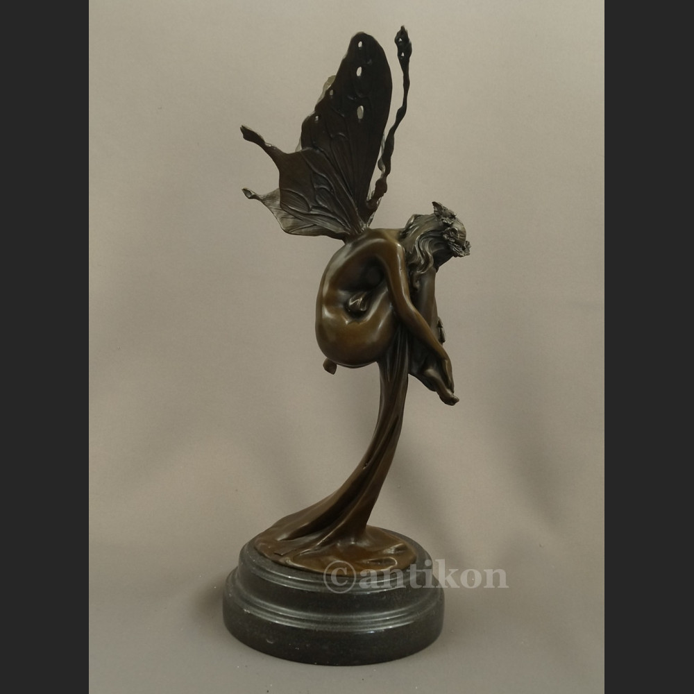 Figurka z brązu kobieta jak Motyl Dojrzewanie Figurka z brązu kobieta jak Motyl Dojrzewanie
