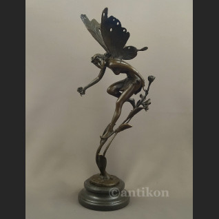 Rzeźba z brązu prześliczny elf pokaźna figura Rzeźba z brązu prześliczny elf pokaźna figura