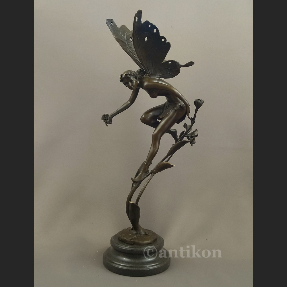 Rzeźba z brązu prześliczny elf pokaźna figura Rzeźba z brązu prześliczny elf pokaźna figura