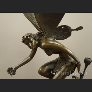 Rzeźba z brązu prześliczny elf pokaźna figura Rzeźba z brązu prześliczny elf pokaźna figura