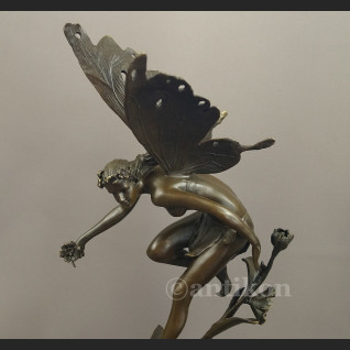 Rzeźba z brązu prześliczny elf pokaźna figura Rzeźba z brązu prześliczny elf pokaźna figura