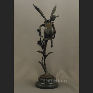 Rzeźba z brązu prześliczny elf pokaźna figura Rzeźba z brązu prześliczny elf pokaźna figura