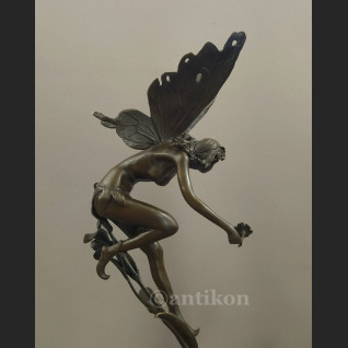 Rzeźba z brązu prześliczny elf pokaźna figura Rzeźba z brązu prześliczny elf pokaźna figura