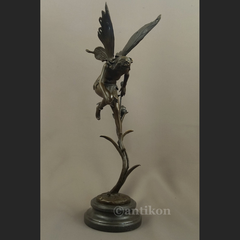 Rzeźba z brązu prześliczny elf pokaźna figura Rzeźba z brązu prześliczny elf pokaźna figura