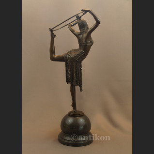 Posąg  z brązu tancerka Art Deco francuska rzeźba 