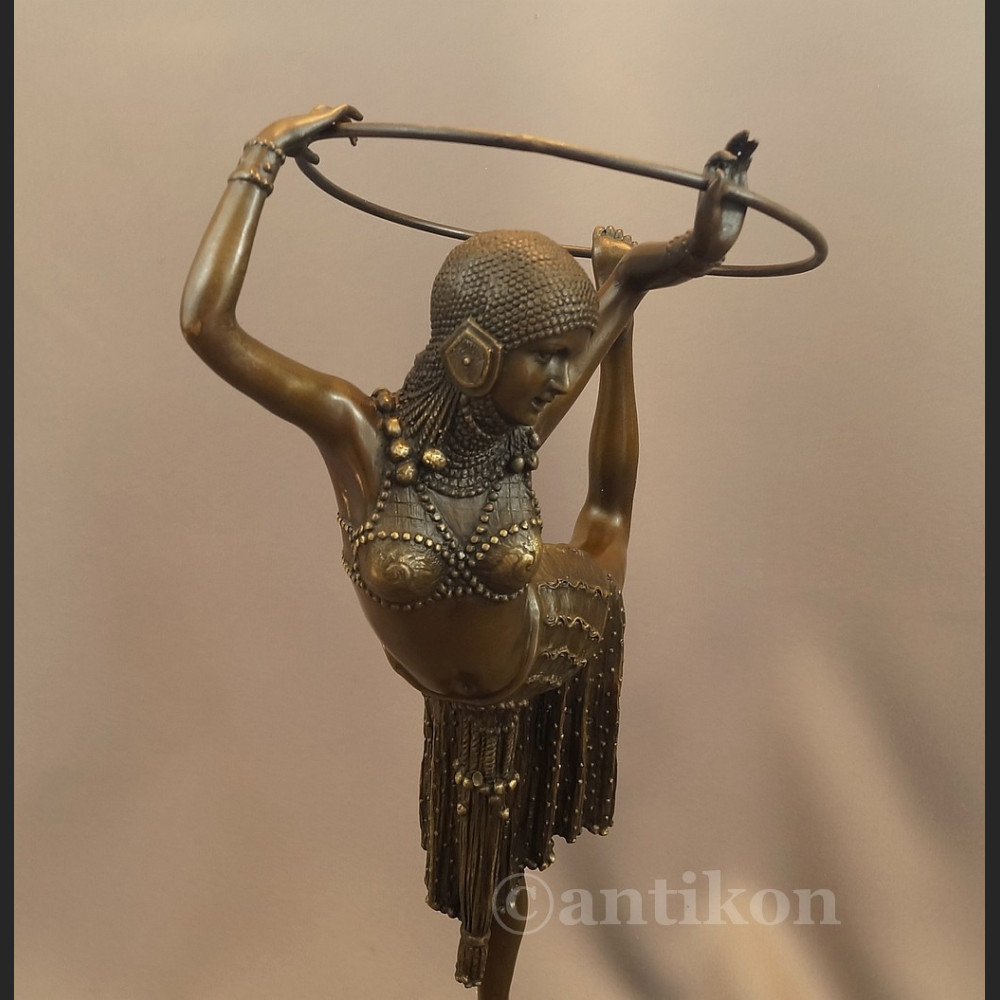 Posąg  z brązu tancerka Art Deco francuska rzeźba 