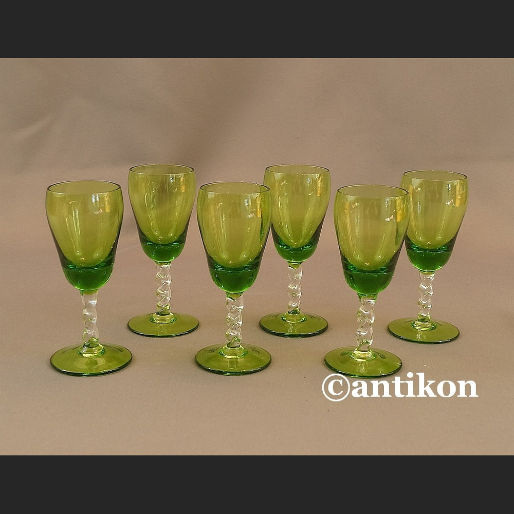 Kieliszki secesyjne zielone zestaw do likieru 