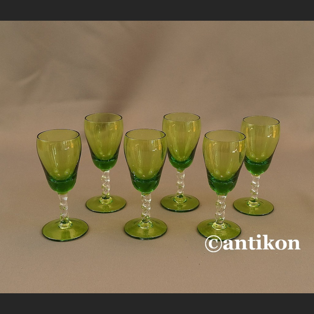 Kieliszki secesyjne zielone zestaw do likieru 