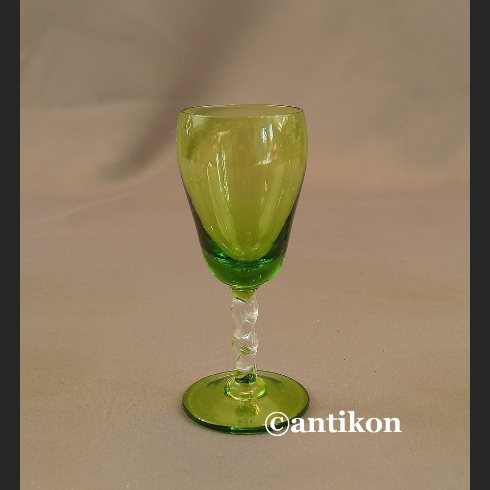 Kieliszki secesyjne zielone zestaw do likieru 