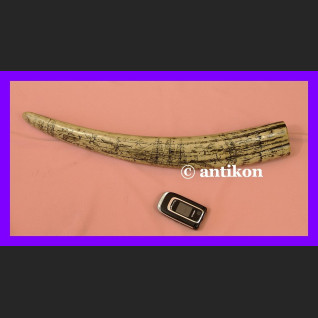 Rzeźbiony kieł wielki róg na prezent 