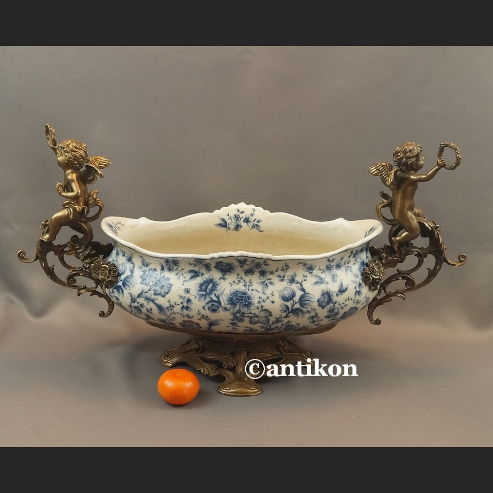 Patera porcelanowa wzór kobaltowy okuta brązem 