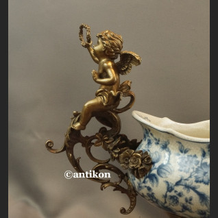 Patera porcelanowa wzór kobaltowy okuta brązem 
