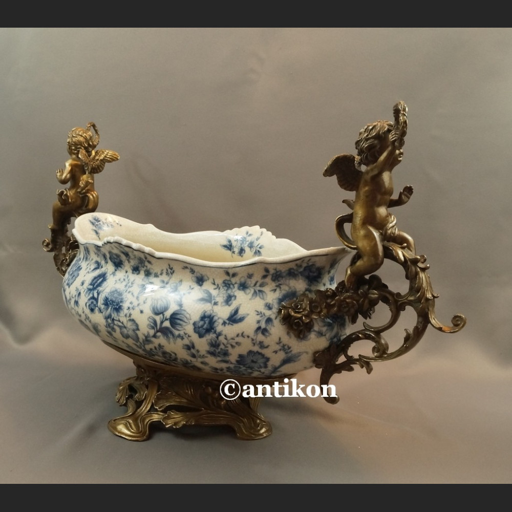 Patera porcelanowa wzór kobaltowy okuta brązem 