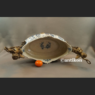 Patera porcelanowa wzór kobaltowy okuta brązem 