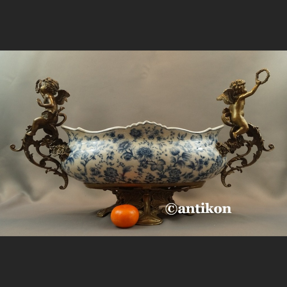 Patera porcelanowa wzór kobaltowy okuta brązem 