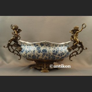 Patera porcelanowa wzór kobaltowy okuta brązem 