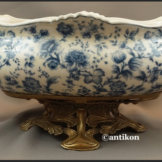 Patera porcelanowa wzór kobaltowy okuta brązem 