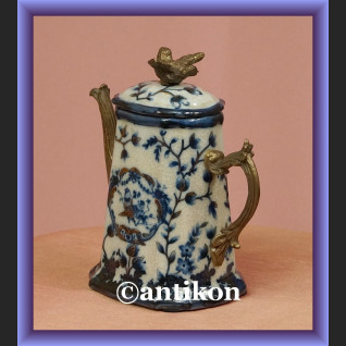 Prześliczny mały dzbanek kobaltowym wzorem Prześliczny mały dzbanek kobaltowym wzorem