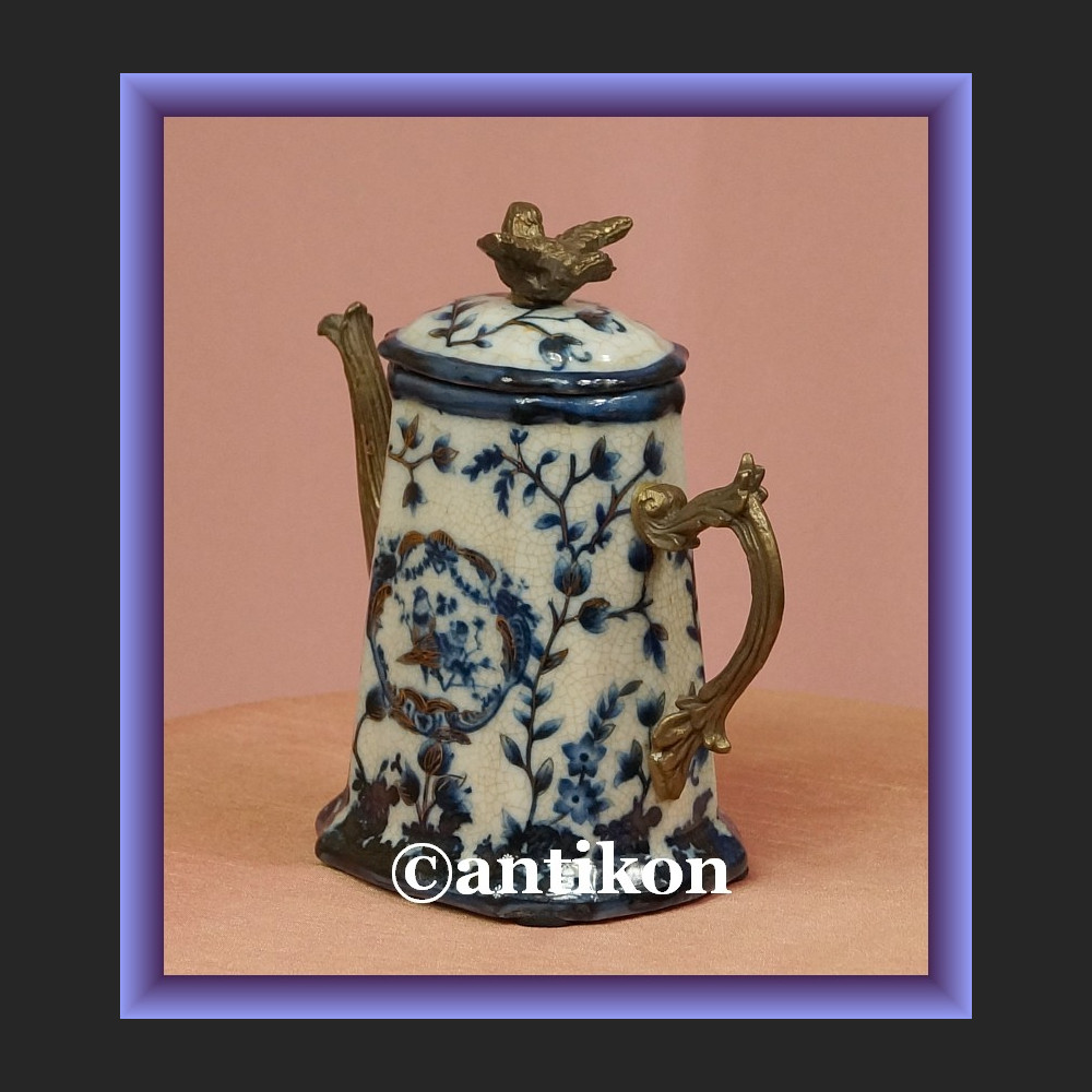 Prześliczny mały dzbanek kobaltowym wzorem Prześliczny mały dzbanek kobaltowym wzorem