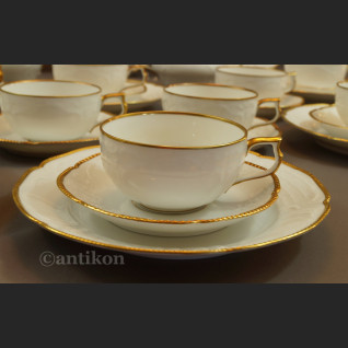 Serwis Rosenthal Sanssouci 12 osobowy biały do herbaty lata 40 XX w Serwis Rosenthal Sanssouci 12 osobowy biały do herbaty lata 40 XX w
