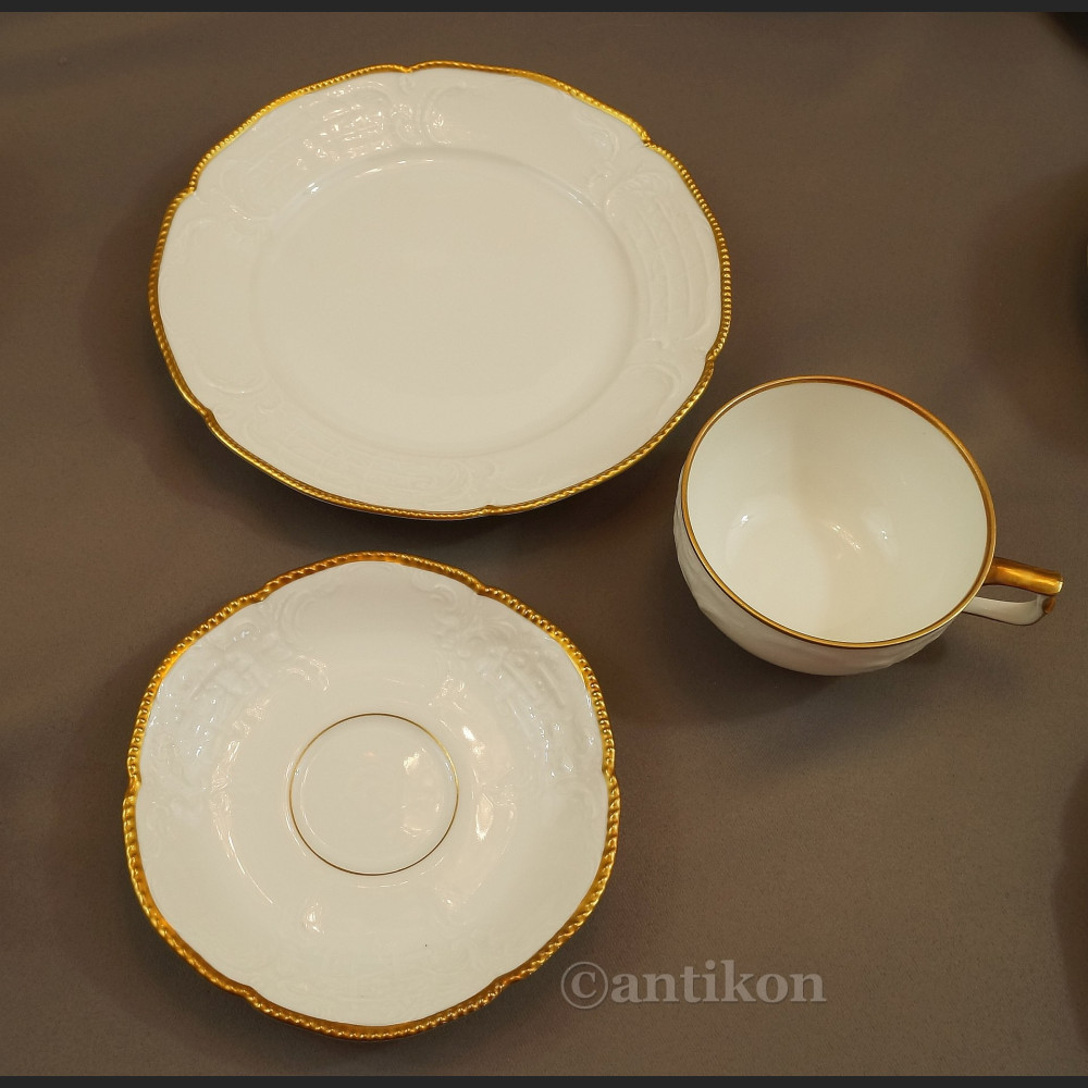 Serwis Rosenthal Sanssouci 12 osobowy biały do herbaty lata 40 XX w Serwis Rosenthal Sanssouci 12 osobowy biały do herbaty lata 40 XX w