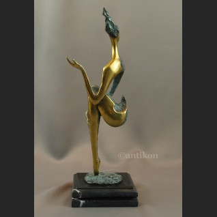 Rzeźba modernistyczna z brązu kobieta siedząca Rzeźba modernistyczna z brązu kobieta siedząca