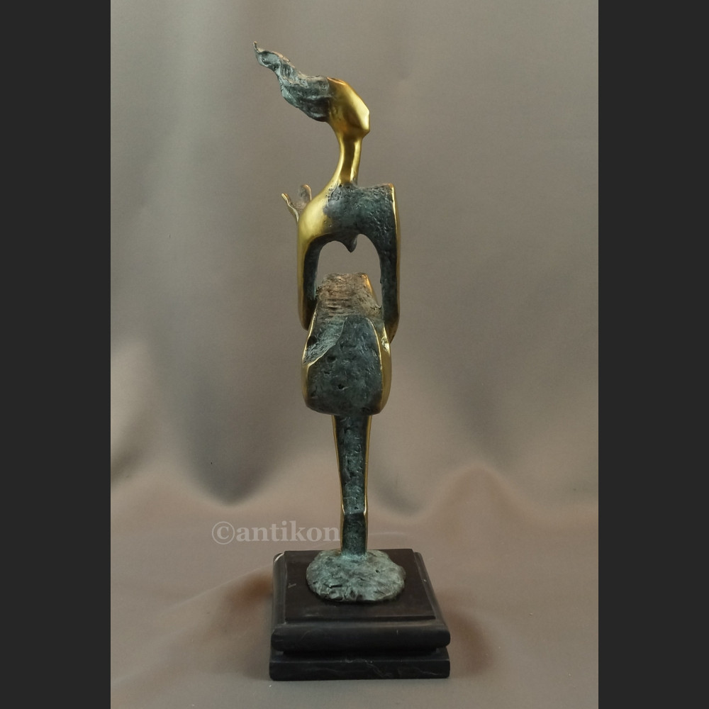 Rzeźba modernistyczna z brązu kobieta siedząca Rzeźba modernistyczna z brązu kobieta siedząca