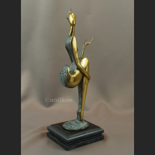 Rzeźba modernistyczna z brązu kobieta siedząca Rzeźba modernistyczna z brązu kobieta siedząca