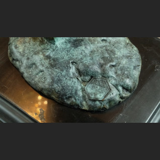 Rzeźba modernistyczna z brązu kobieta siedząca Rzeźba modernistyczna z brązu kobieta siedząca