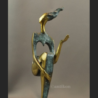 Rzeźba modernistyczna z brązu kobieta siedząca