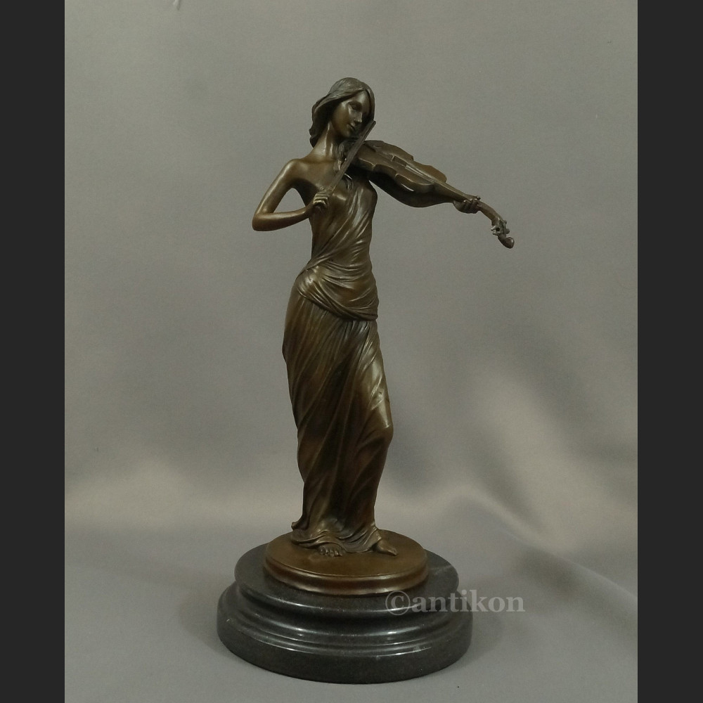 Rzeźba Skrzypaczka figurka z brązu piękna 