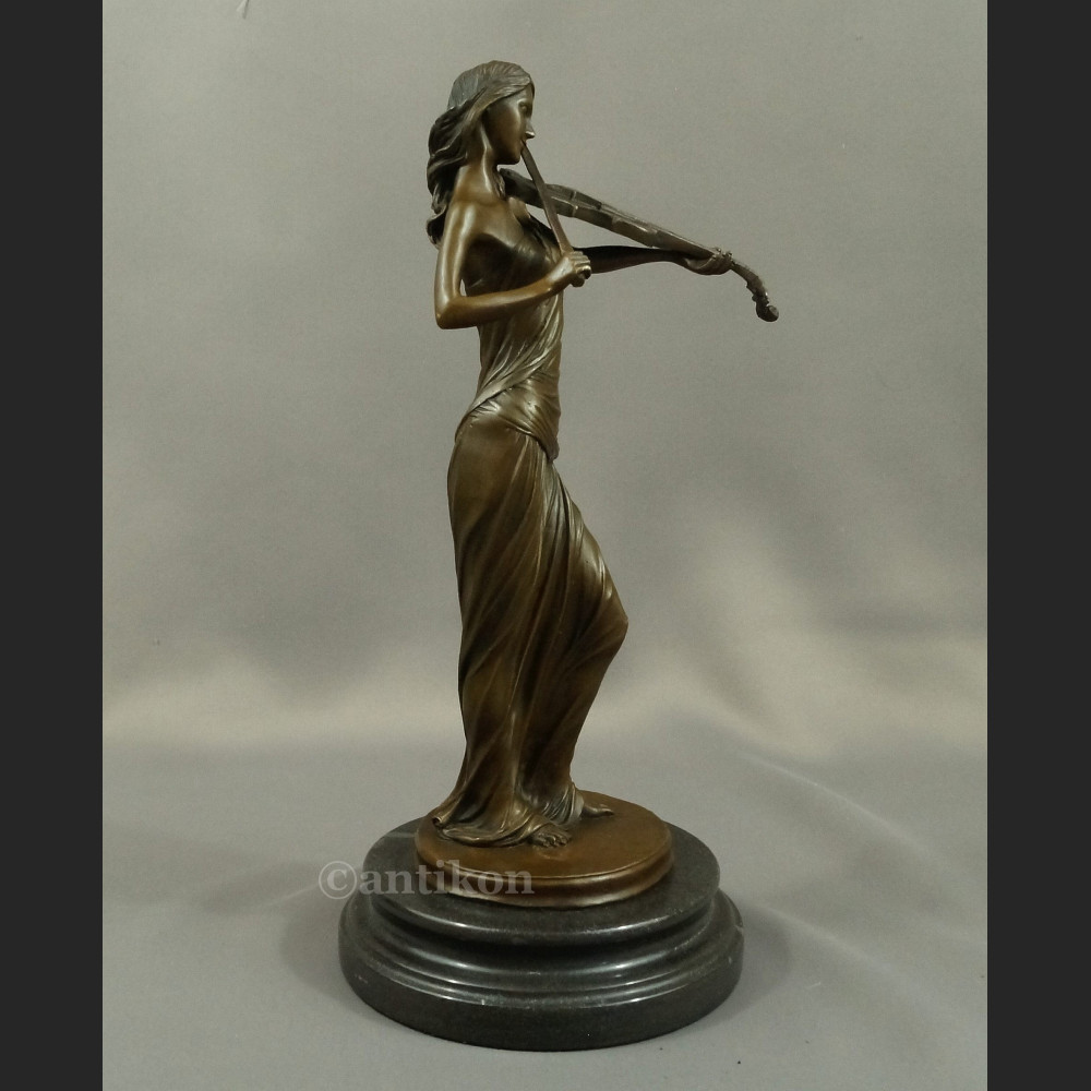 Rzeźba Skrzypaczka figurka z brązu piękna 