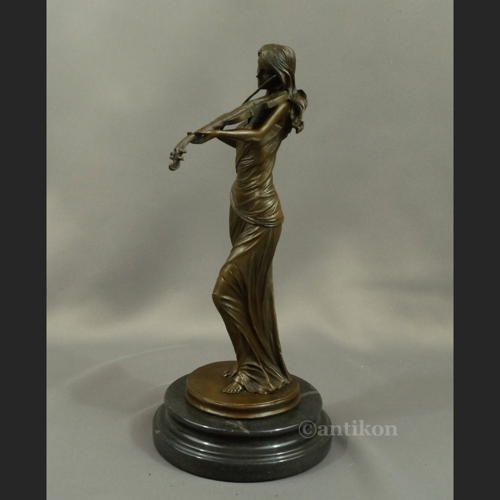 Rzeźba Skrzypaczka figurka z brązu piękna 