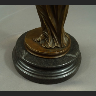 Rzeźba Skrzypaczka figurka z brązu piękna 