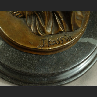 Rzeźba Skrzypaczka figurka z brązu piękna 