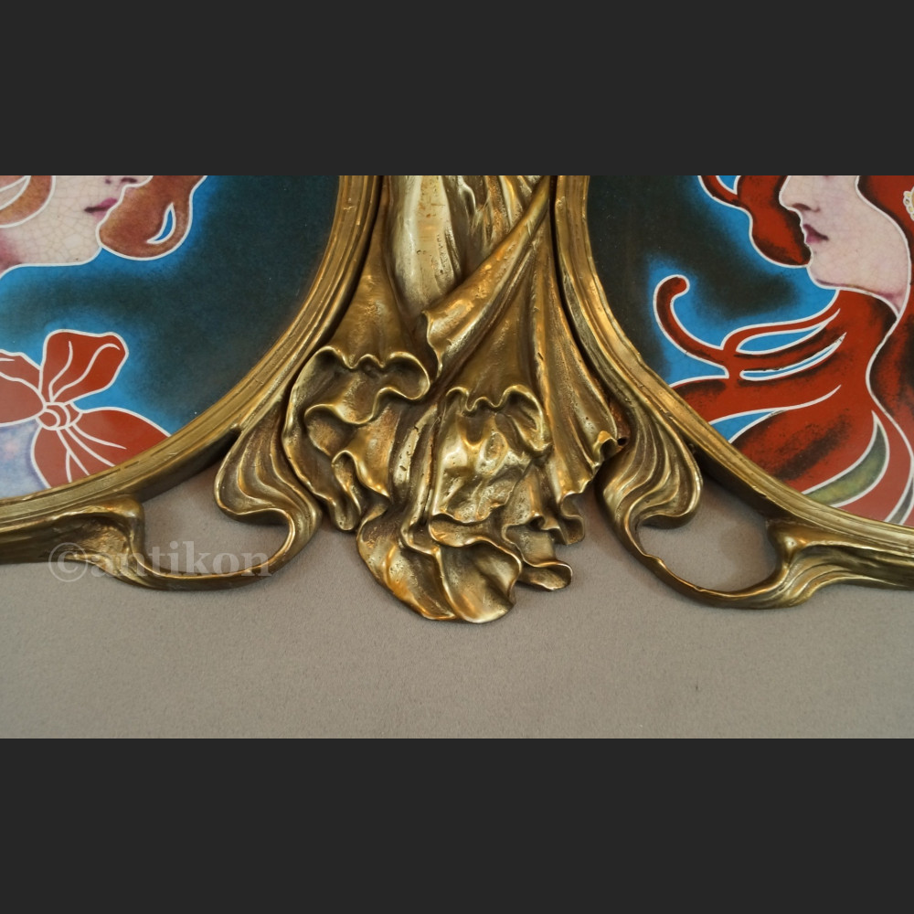 Secesyjna figura taca rzeźba z aniołem Secesyjna figura taca rzeźba z aniołem