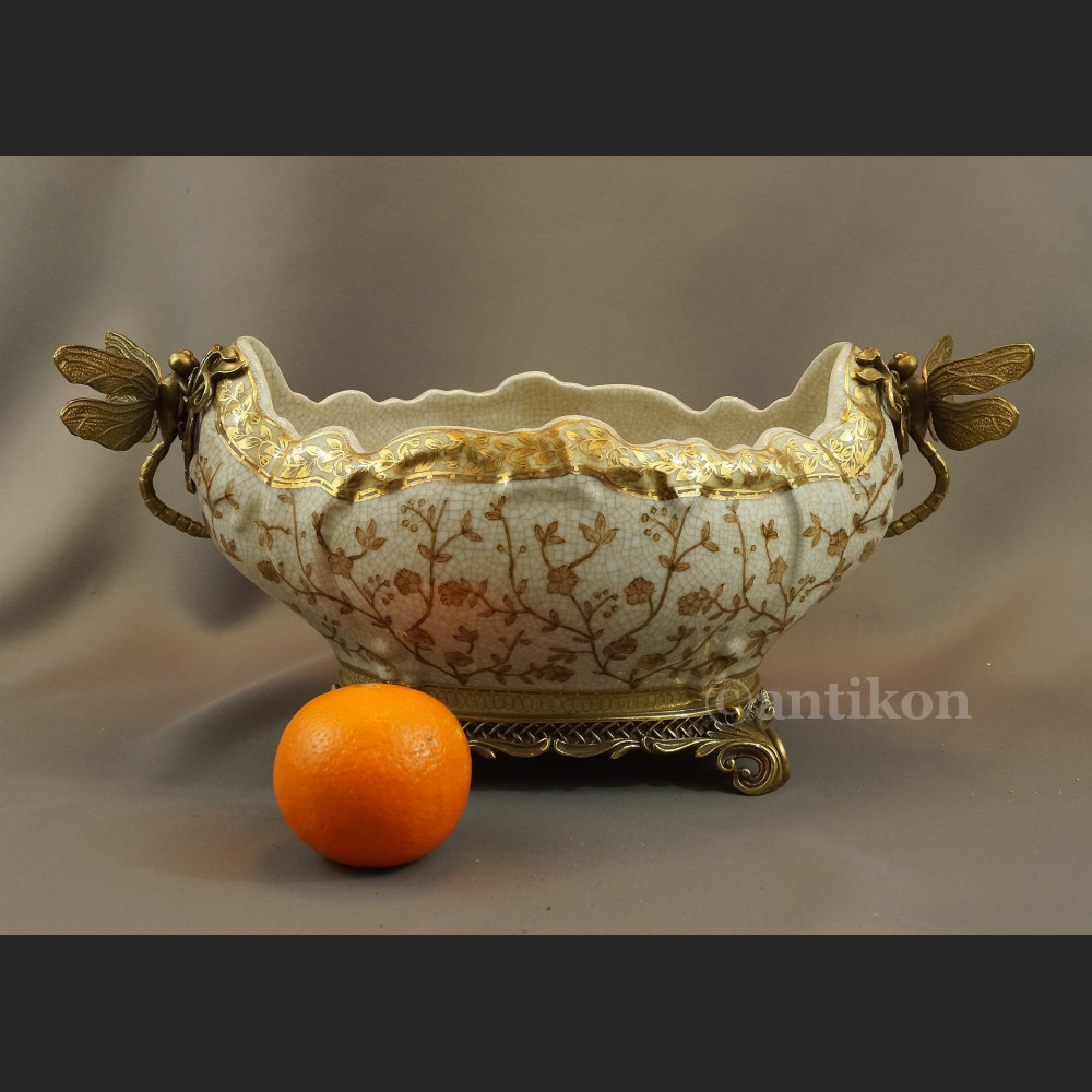 Żardiniera secsyjna patera okuta brązem Żardiniera secsyjna patera okuta brązem